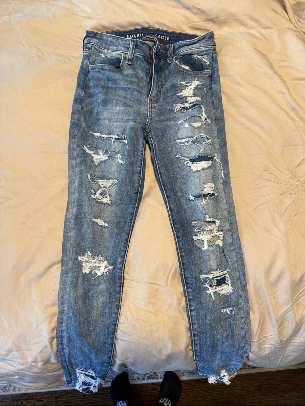 American Eagle Outfitters Light Blue Denim Jeans with Contrast Stitching